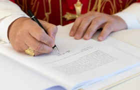 Firma Papa León XIV