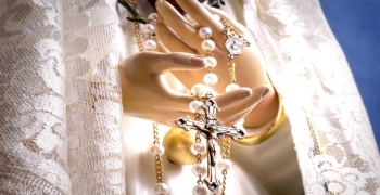 https://arquimedia.s3.amazonaws.com/63/varios/virgen-con-el-rosariojpg.jpg